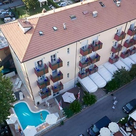 Hotel Aron Rimini Kültér fotó