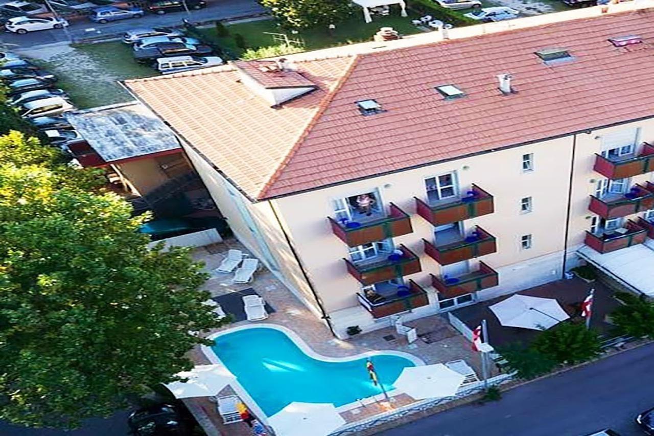 Hotel Aron Rimini Kültér fotó