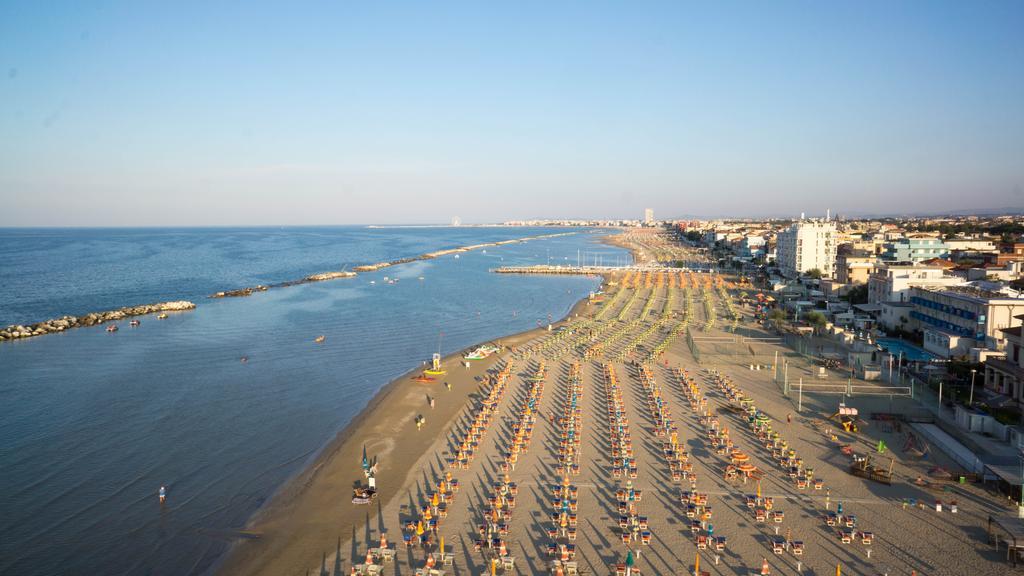 Hotel Aron Rimini Kültér fotó