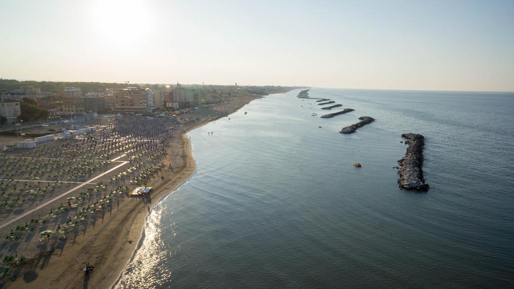 Hotel Aron Rimini Kültér fotó